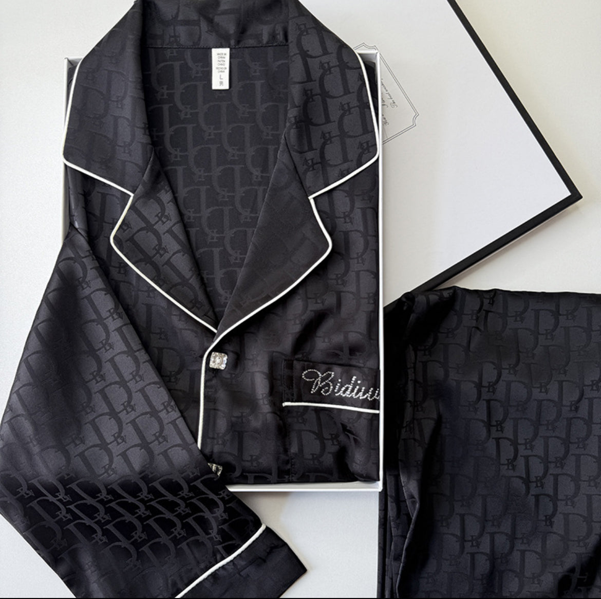 Noir Essence Couple Set