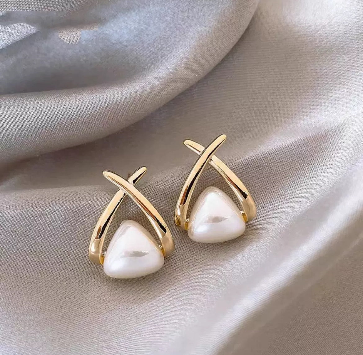 Geometric Pearl Stud Earrings