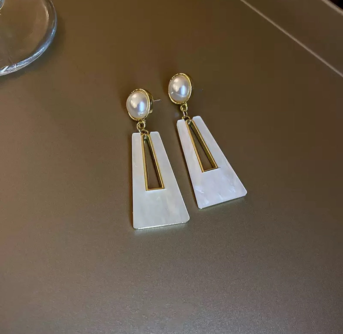 Pearl Drop Accent