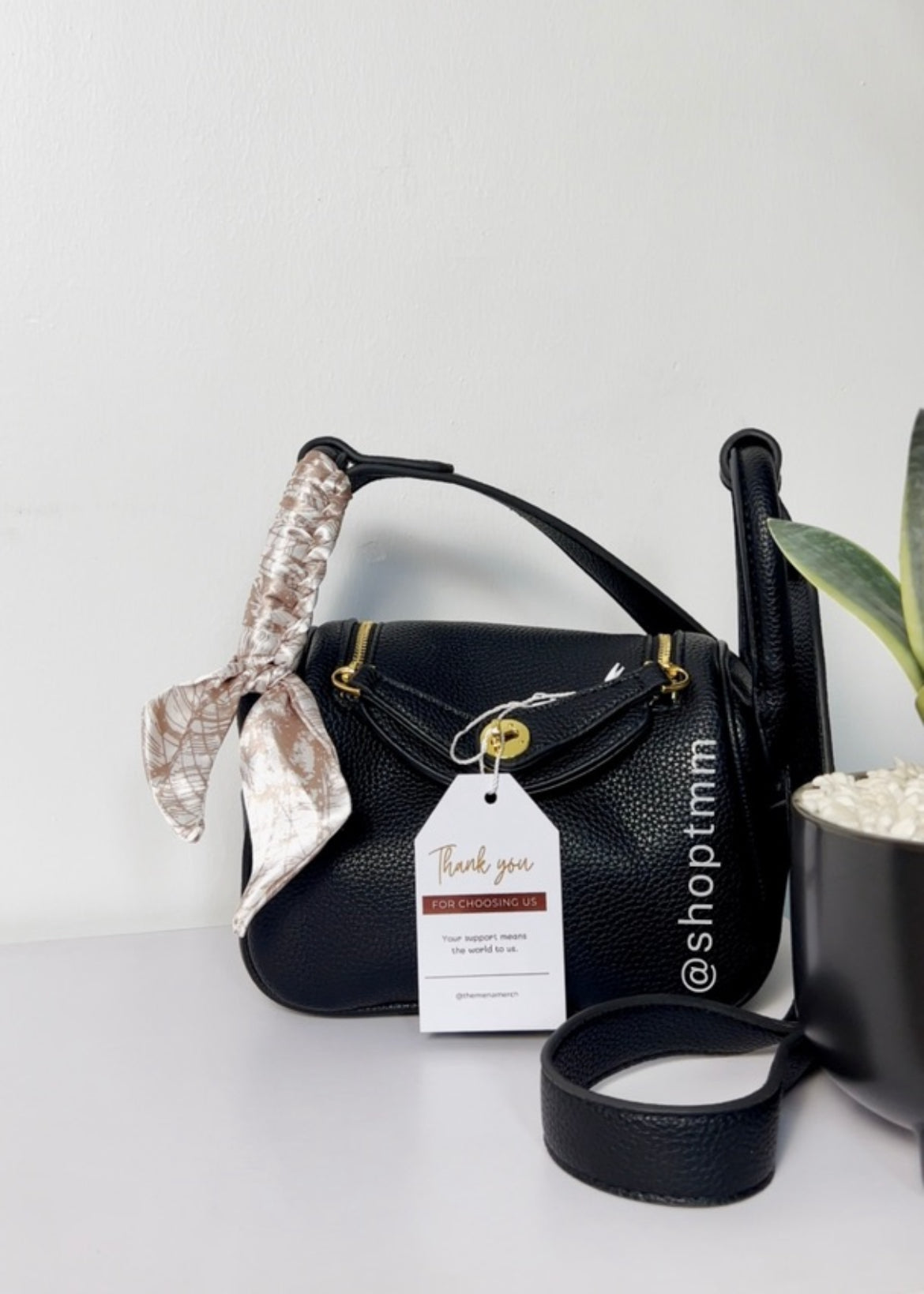Chic Cross-Body Handbag