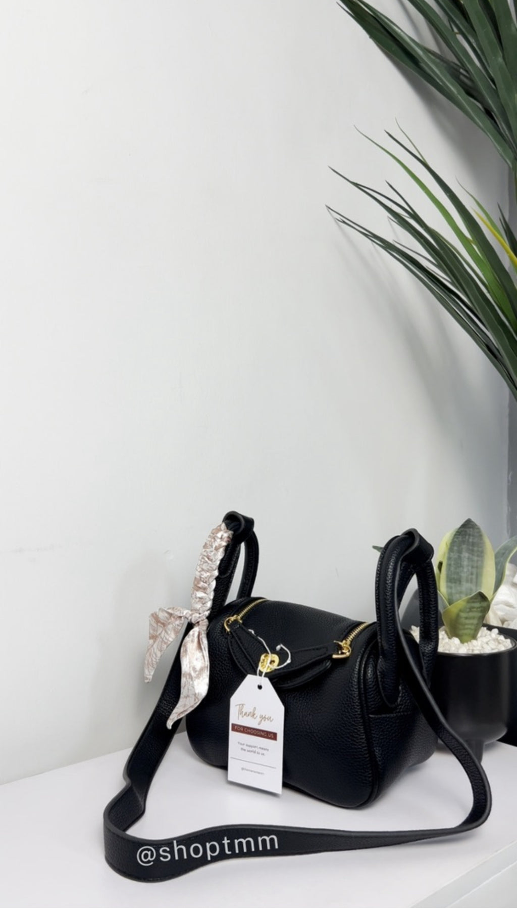Chic Cross-Body Handbag